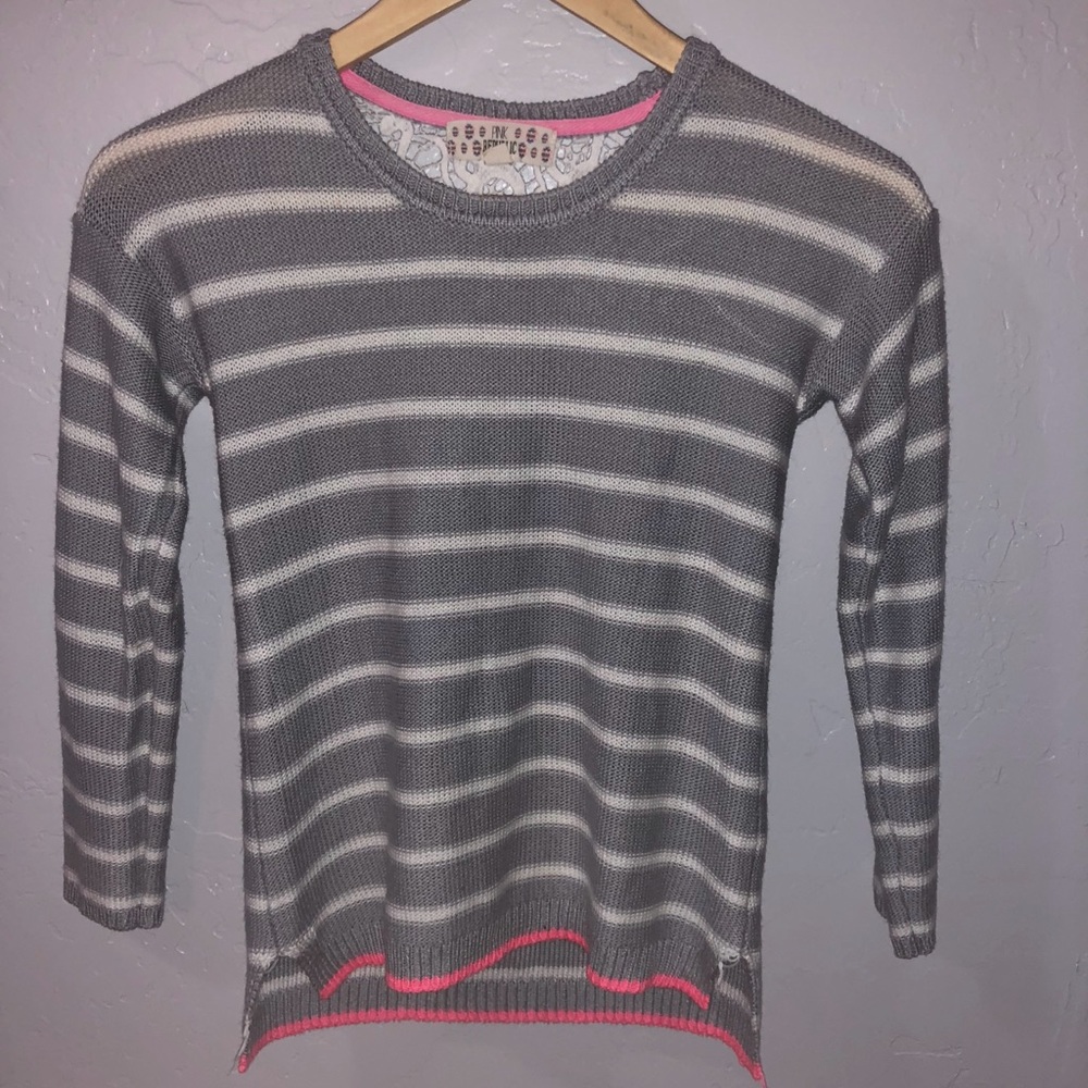 Gray long sleeve top
